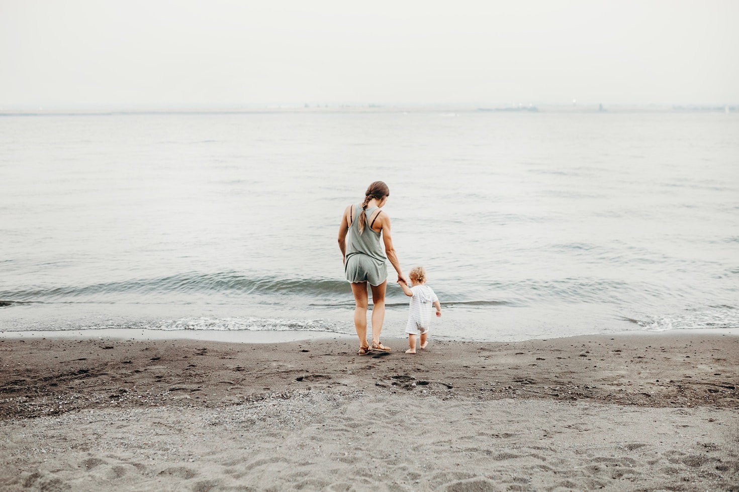How to Navigate the Challenges of Motherhood with Grace